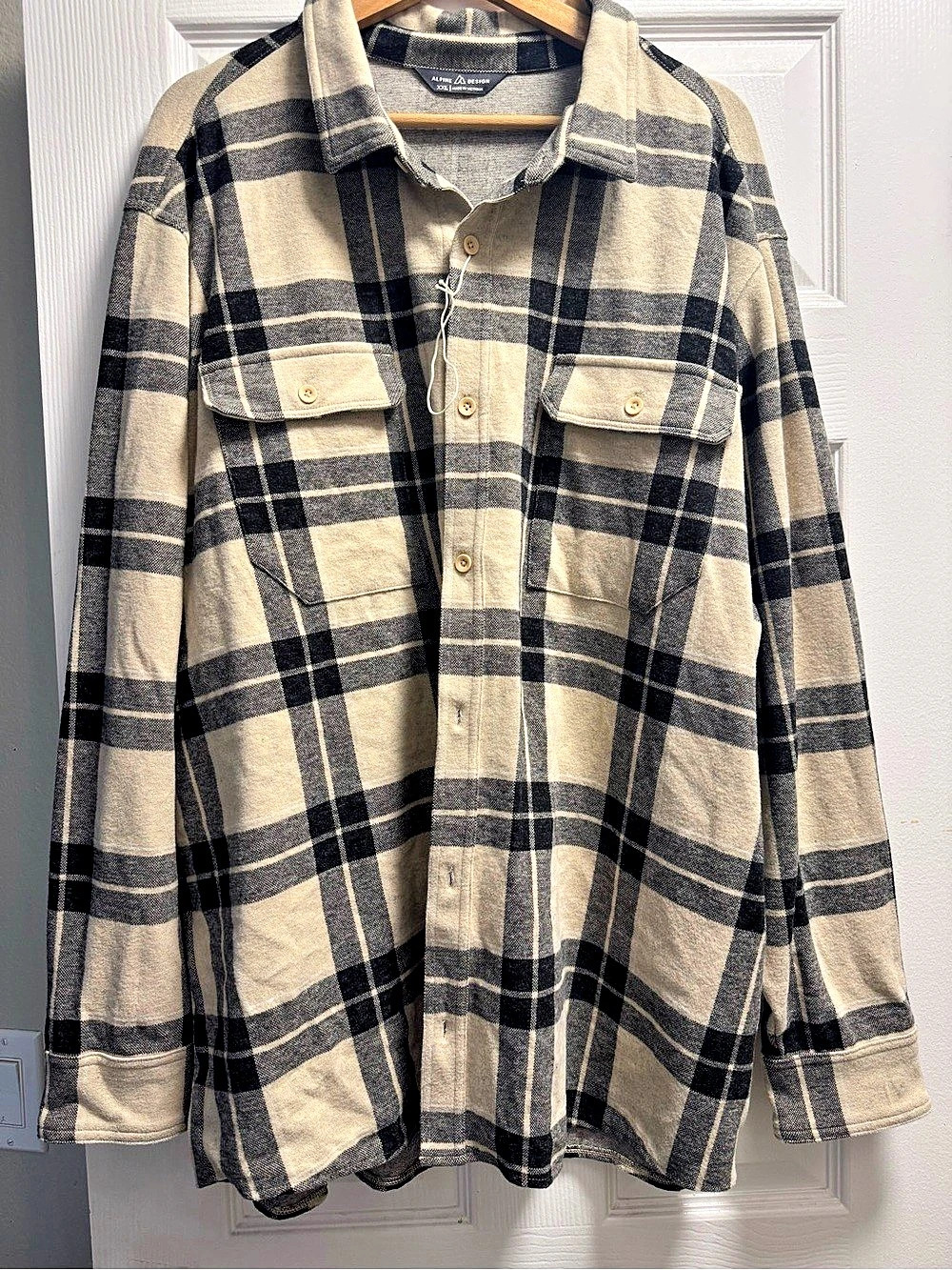 Alpine Design Men's Long Sleeve Plaid Flannel Shirt Plaid Button-Up in Black &